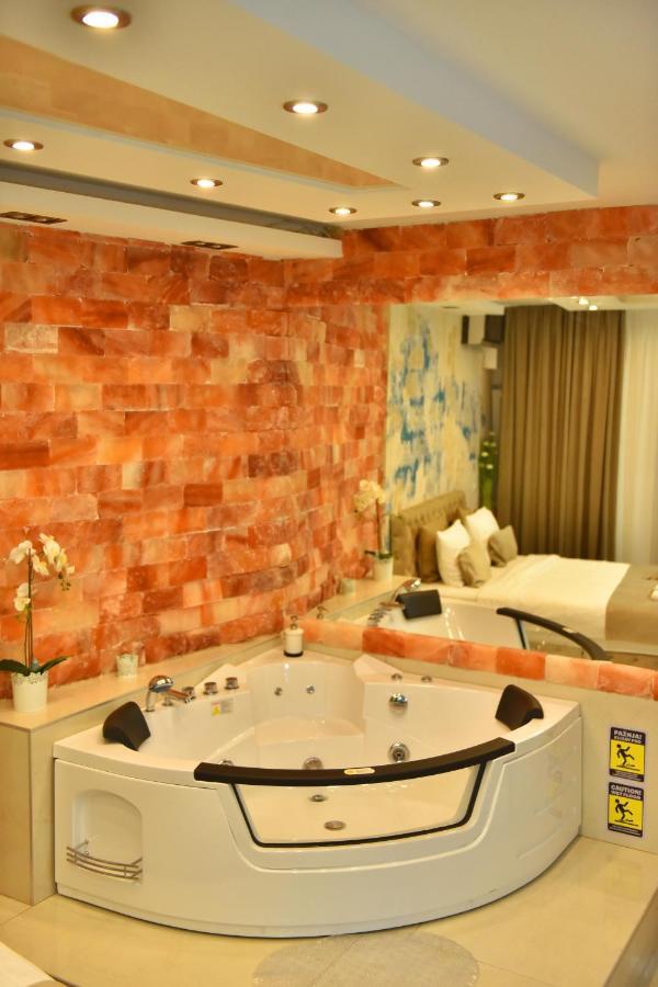 Design Apartment Premium Spa Lux: Dubai-Inspired Wellness Retreat Cuprija Exterior photo