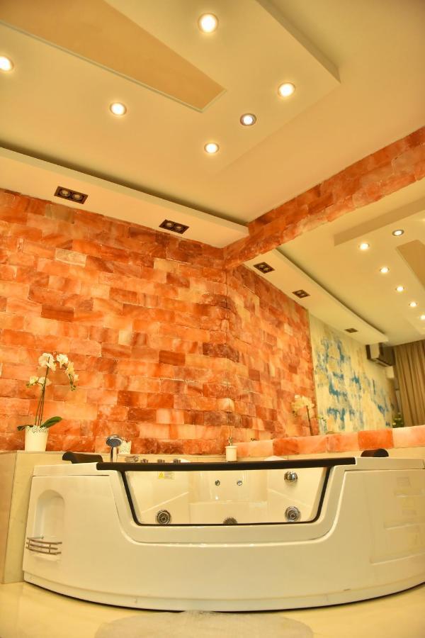 Design Apartment Premium Spa Lux: Dubai-Inspired Wellness Retreat Cuprija Exterior photo