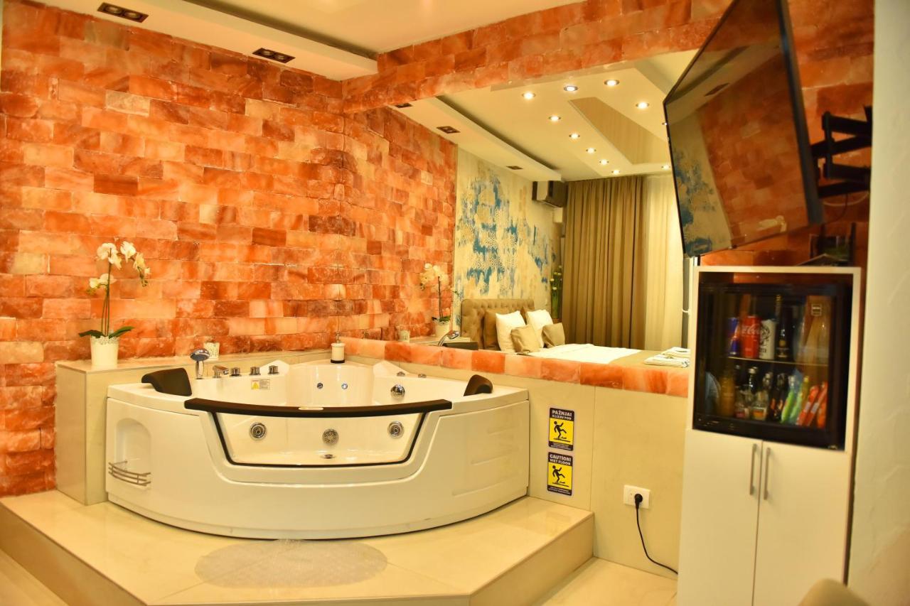 Design Apartment Premium Spa Lux: Dubai-Inspired Wellness Retreat Cuprija Exterior photo